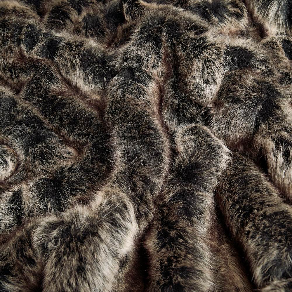 Taiga Wolf faux-fur (per 10 cm)