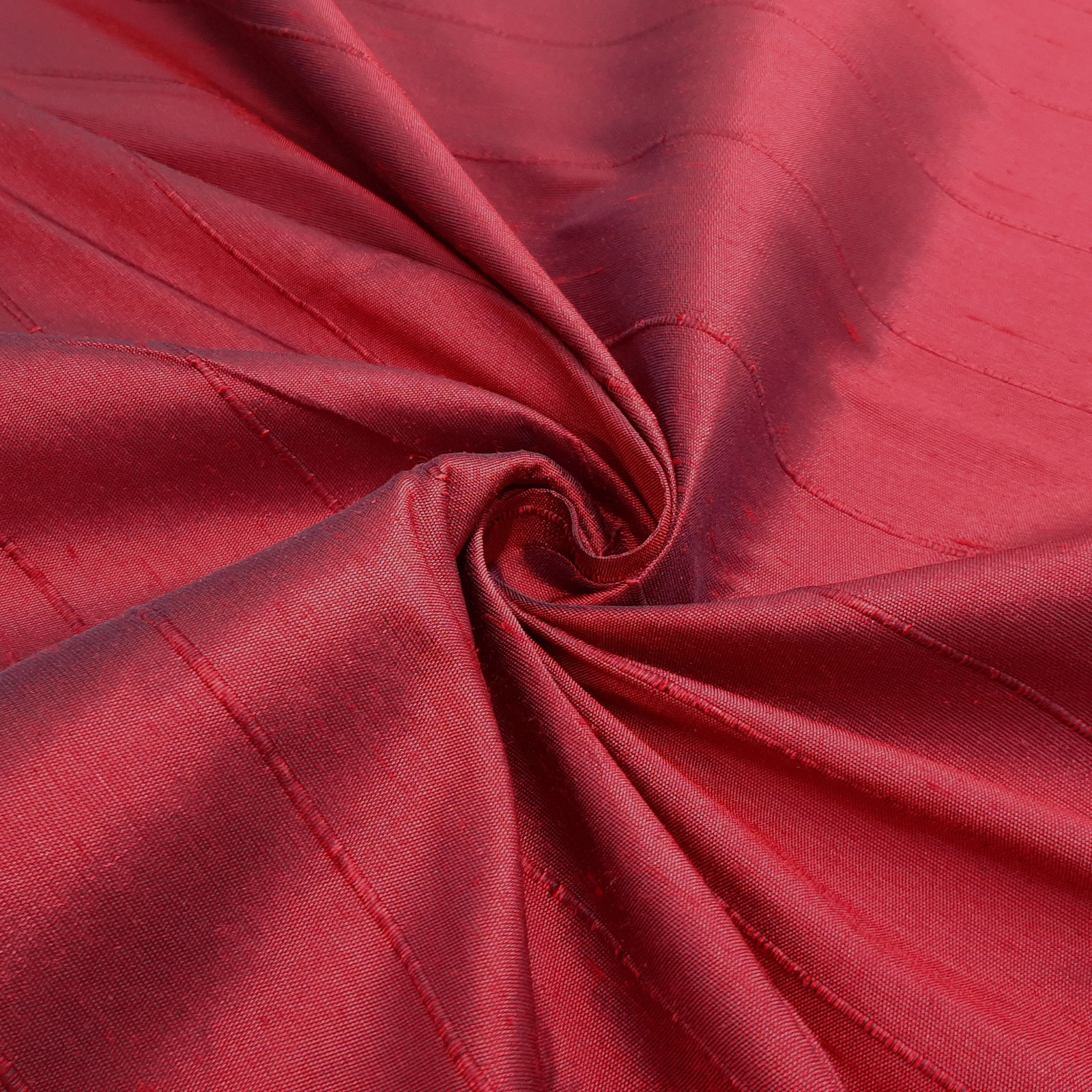 Sahco® B057 - Upholstery and decoration fabric - 100% silk - Ruby