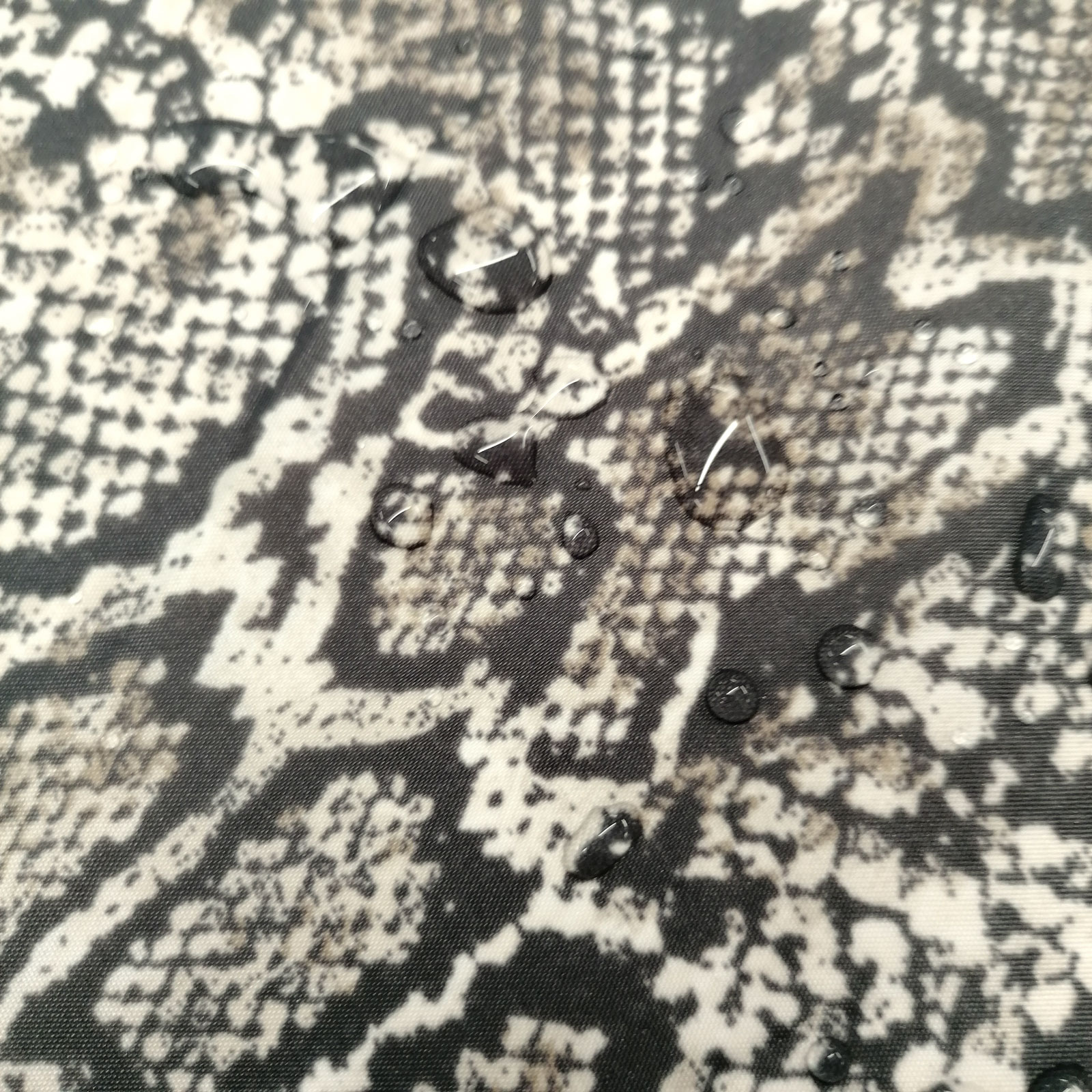 Nuka - lightweight outer fabric - snake print