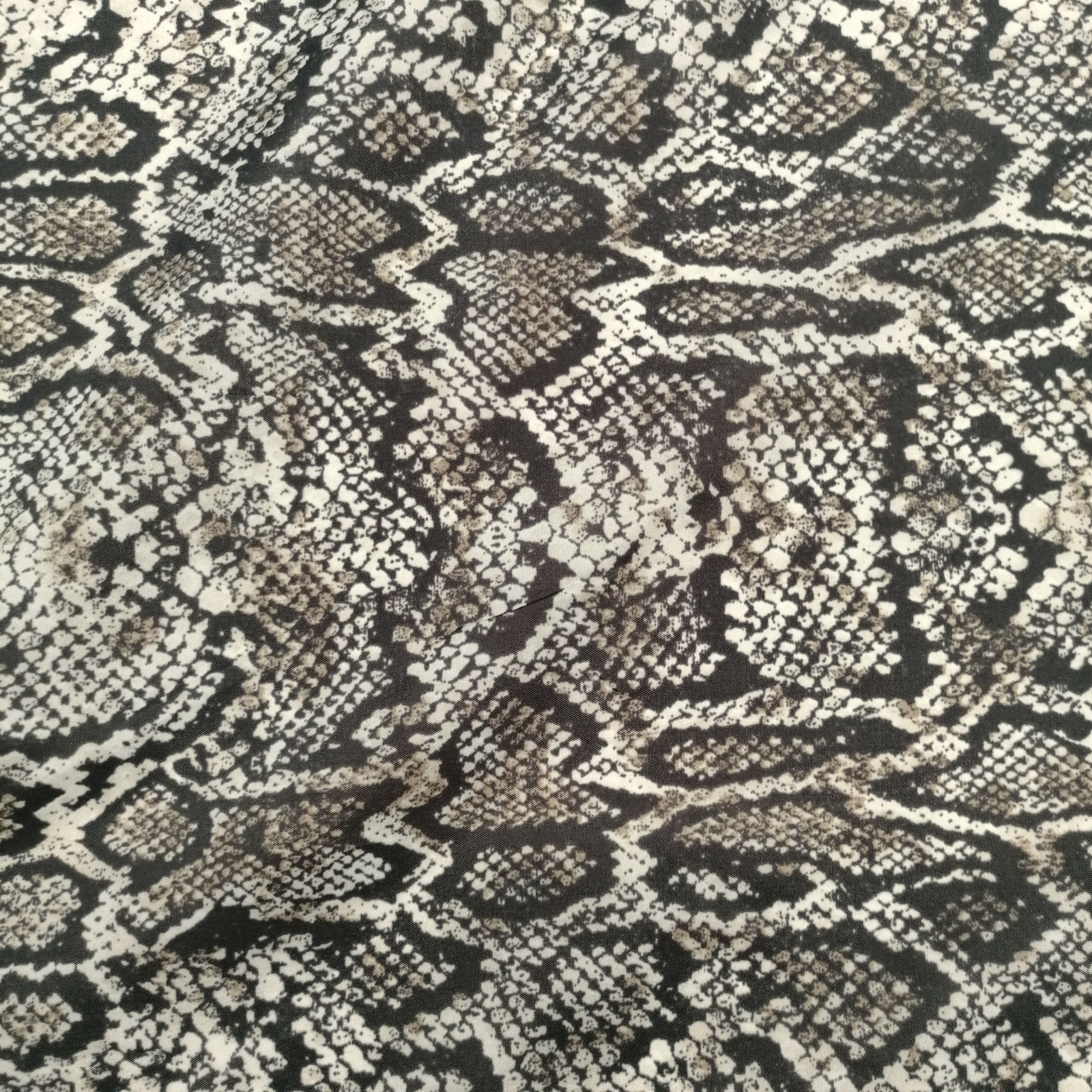 Nuka - lightweight outer fabric - snake print